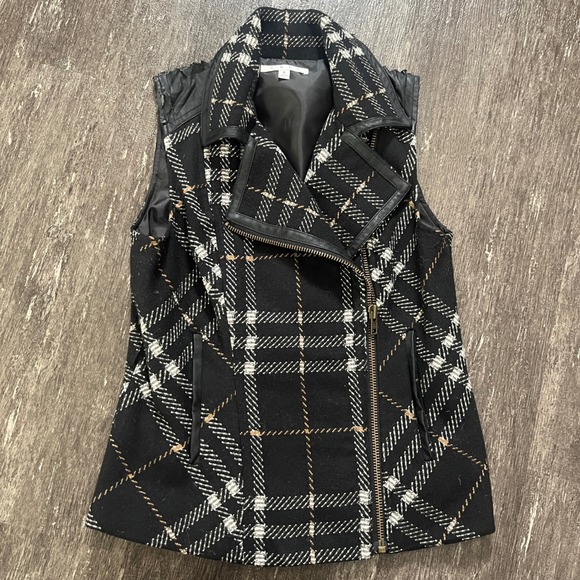 CAbi Jackets & Blazers - Cabi Vest S Black Plaid Moto Asymmetrical Zip Faux Leather Trim Sleeveless Flaw